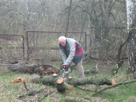 Земляцька толока у Пирогово ( при ділі(4).jpg)
